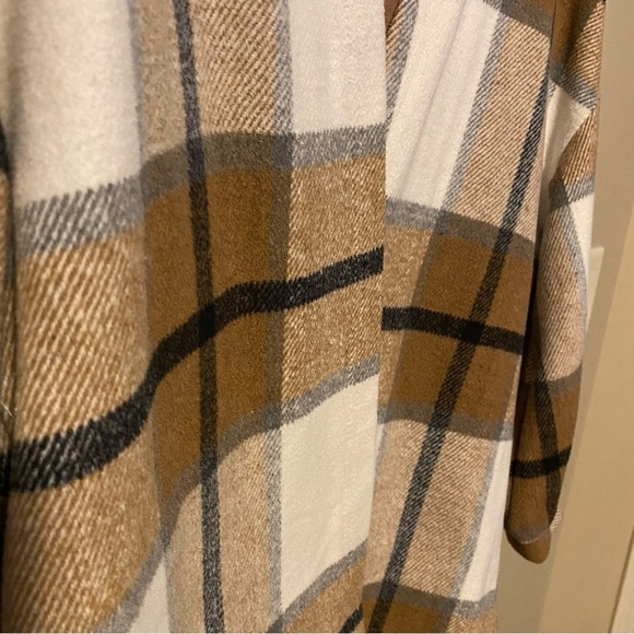 Plaid Shacket. Medium - Picture 5 of 5